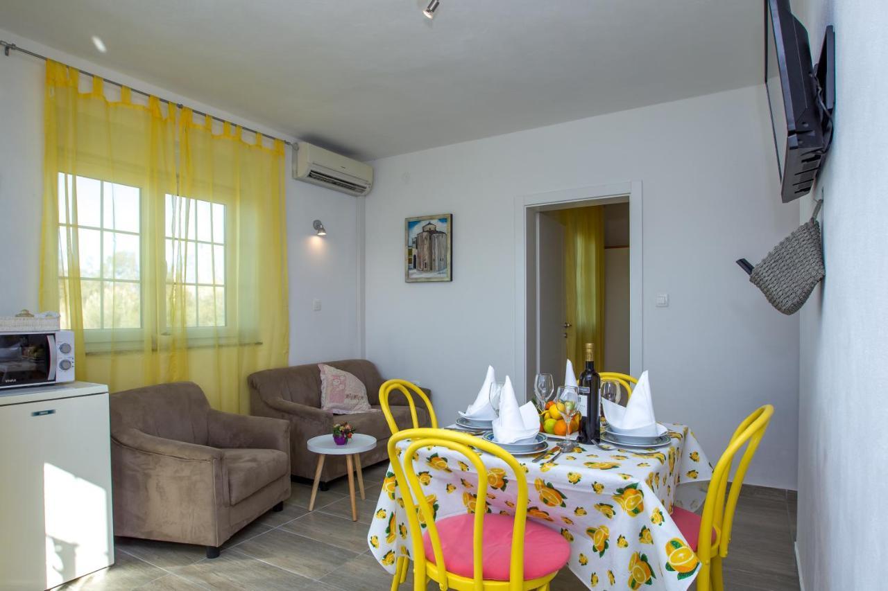 Apartments Luka Rtina Exterior photo